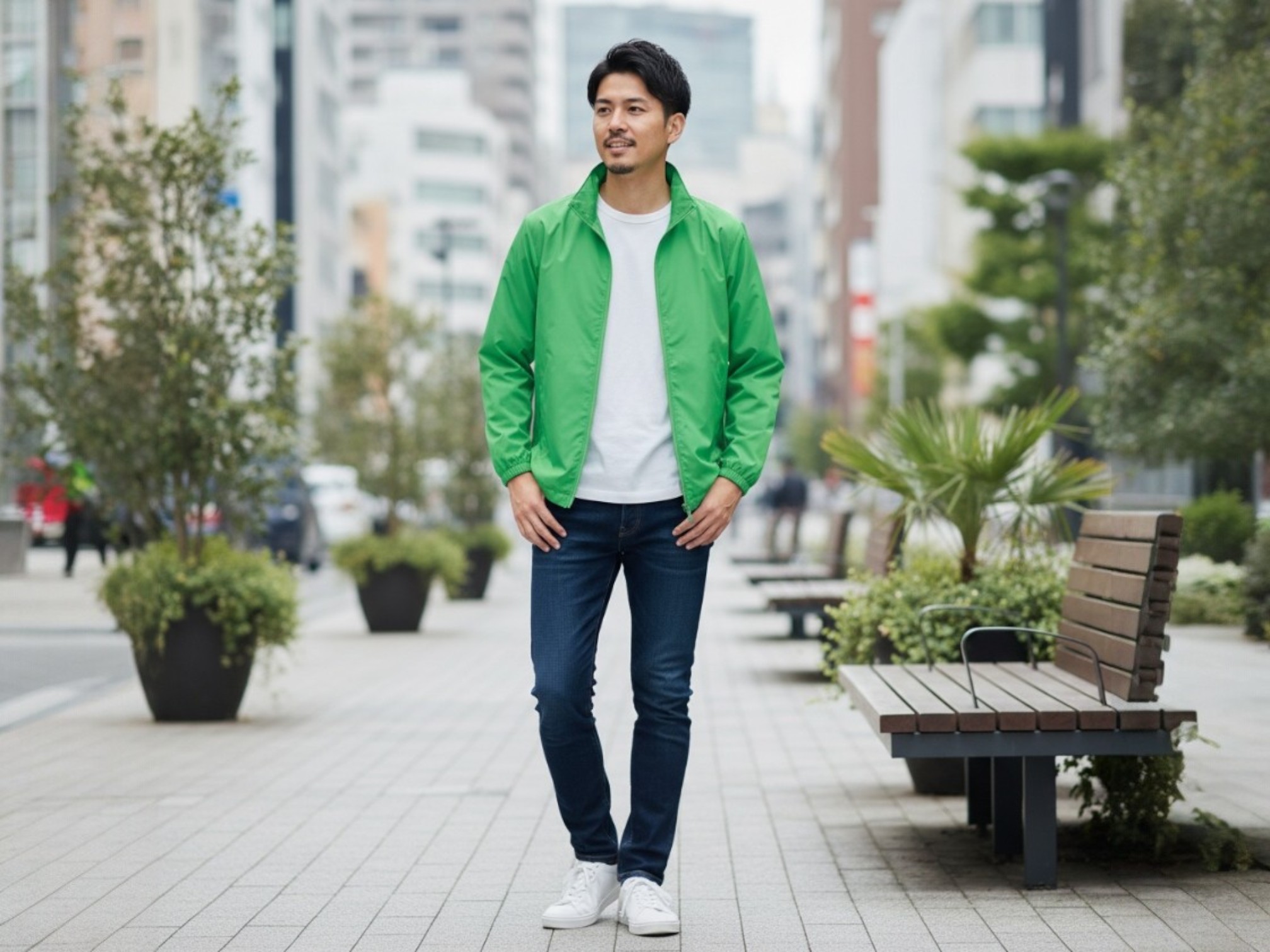 ベーシックフードインウインドブレーカー（着用例）