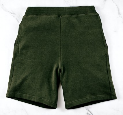 アーミーグリーン