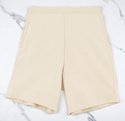 ライトベージュ