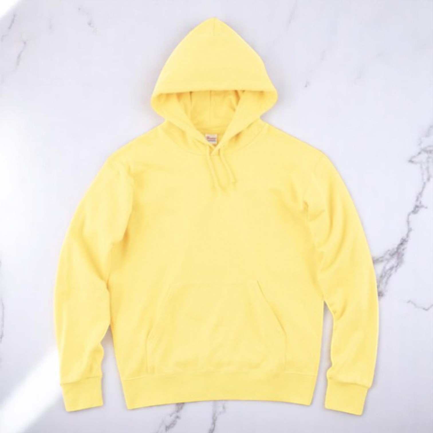 ライトイエロー