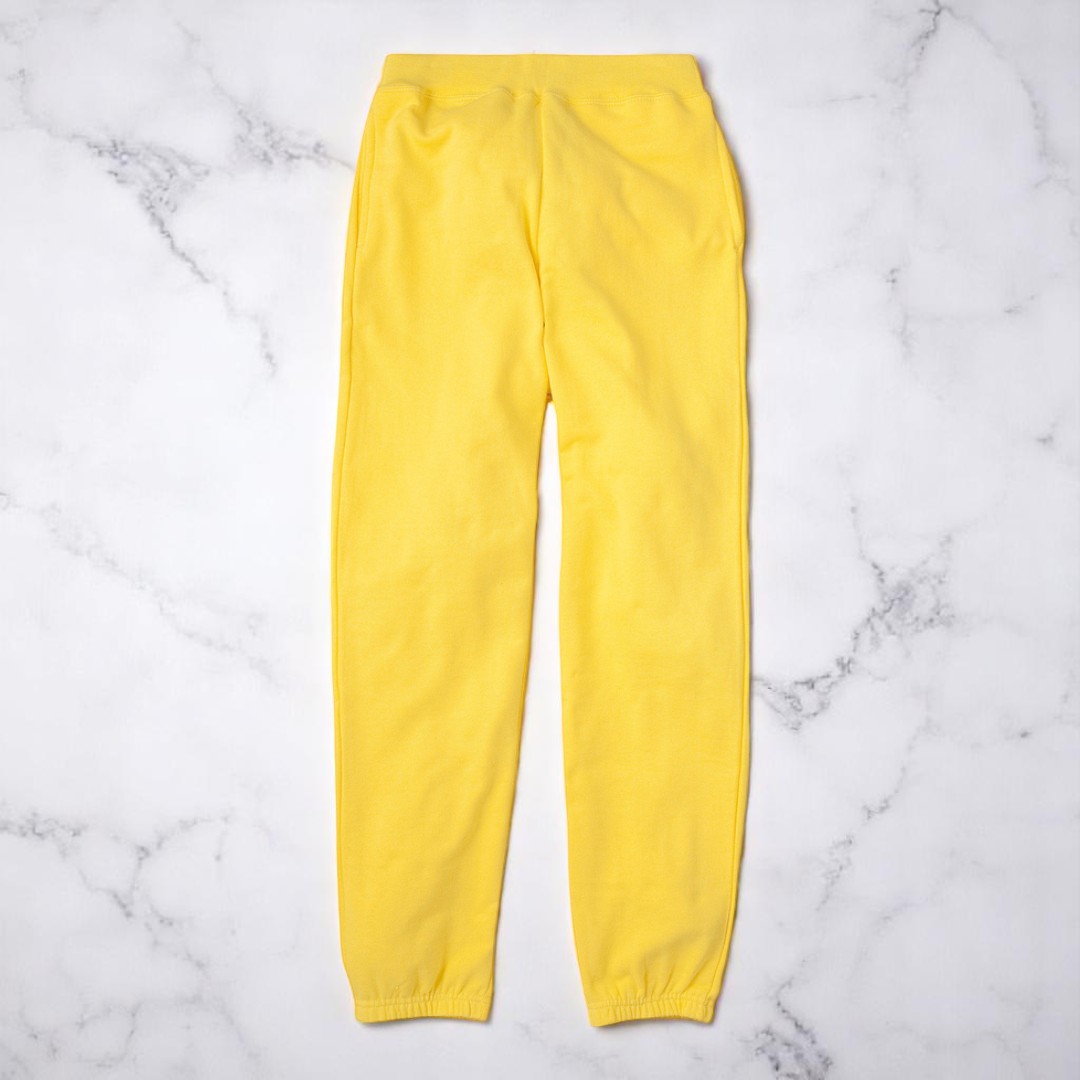 カナリアイエロー