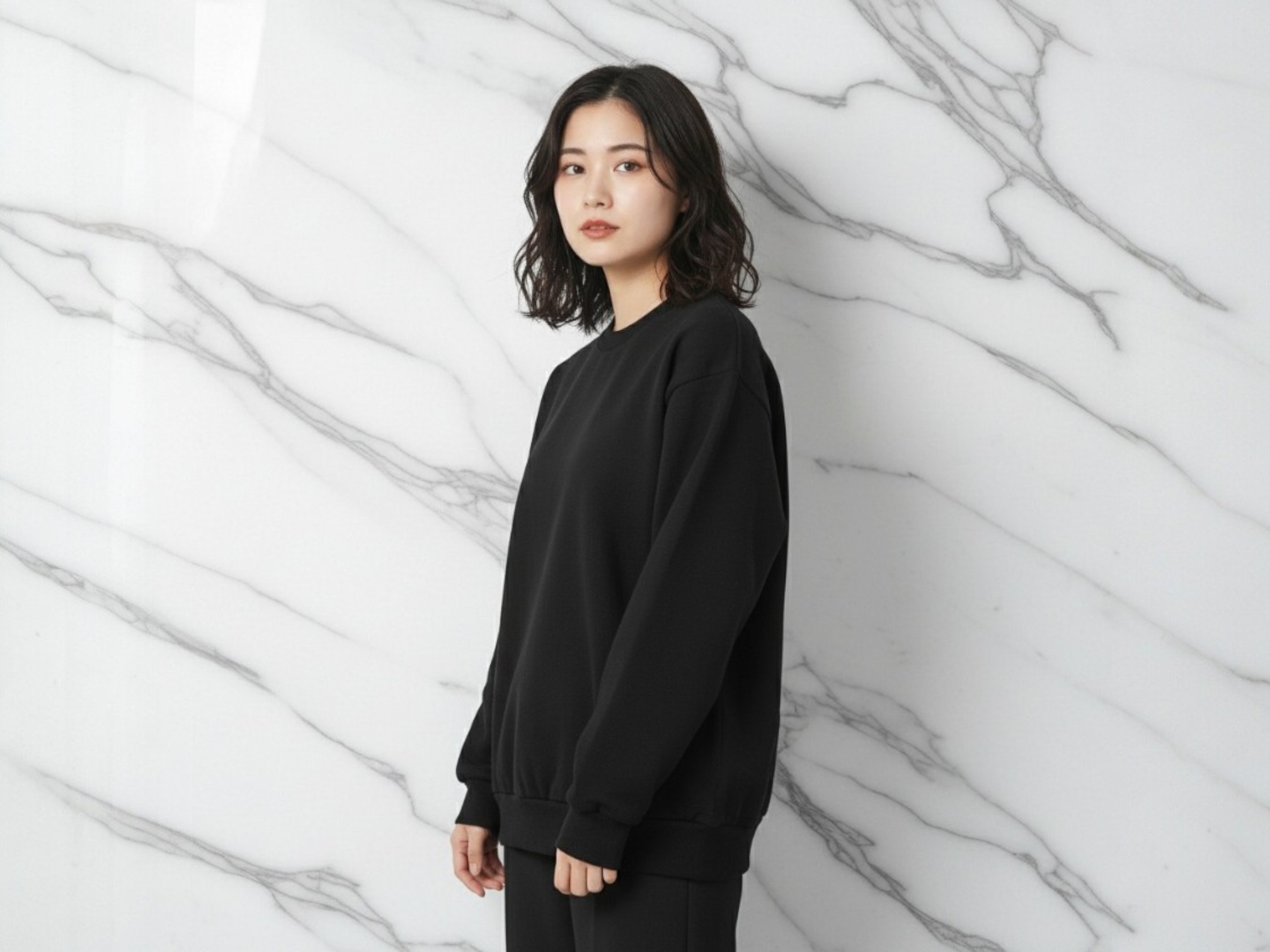 15.0オンス オープンエンド マグナムウェイト クルーネック スウェット（裏起毛）（着用例）